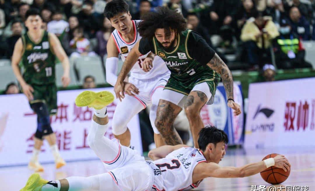 季后赛第一回合：广东华南虎战胜浙江吉星