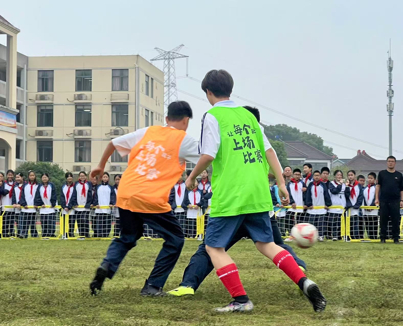 紧张足球赛事精彩纷呈，国内球队风采依旧